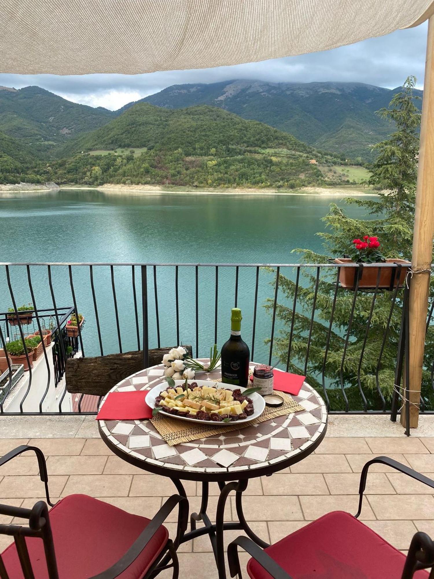 B&B La Casetta Sul Lago Colle di Tora Ngoại thất bức ảnh