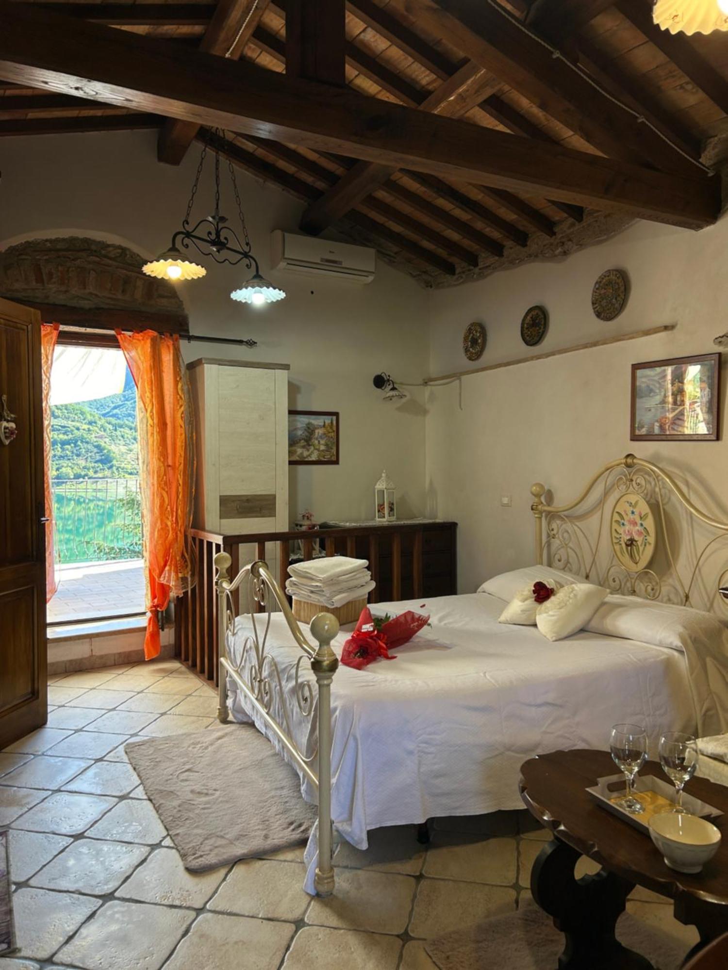 B&B La Casetta Sul Lago Colle di Tora Ngoại thất bức ảnh